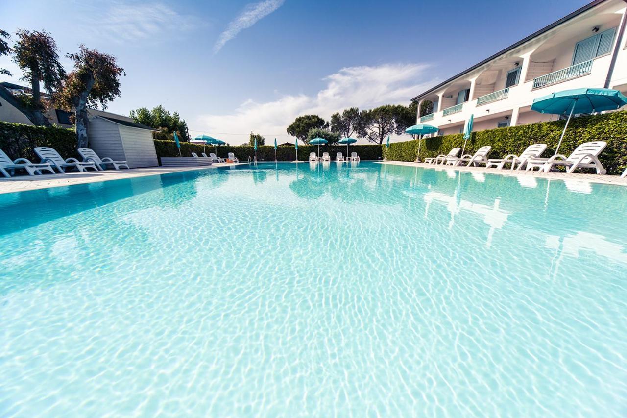 Apartments In Residence In Vada With Swimming Pool 450 Meters From The Sea Екстериор снимка